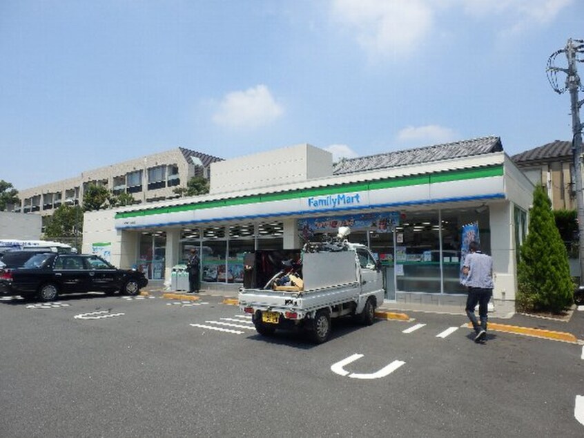 ファミリーマート246世田谷桜新町店(コンビニ)まで523m カ－ムサイト