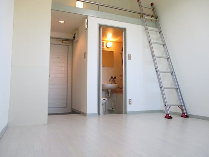 居室 LOFTINAト－チ