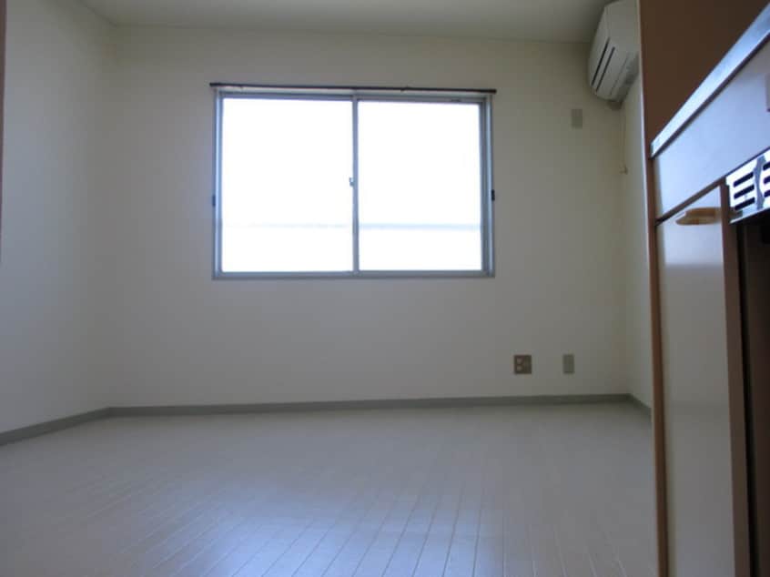 居室 LOFTINAト－チ