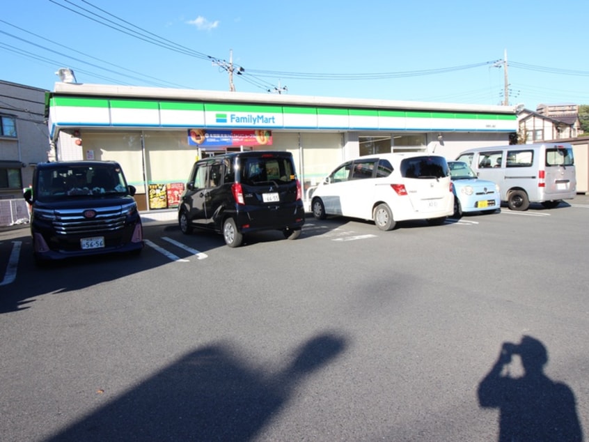 ファミリーマート(コンビニ)まで389m MELDIA上溝Ⅲ