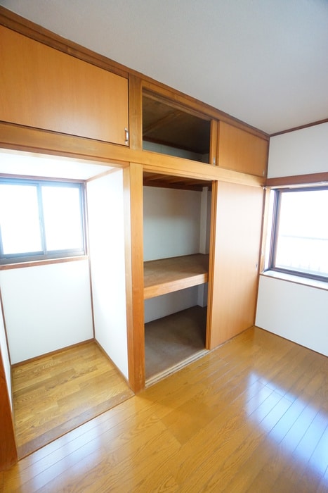 収納 メゾン  キング