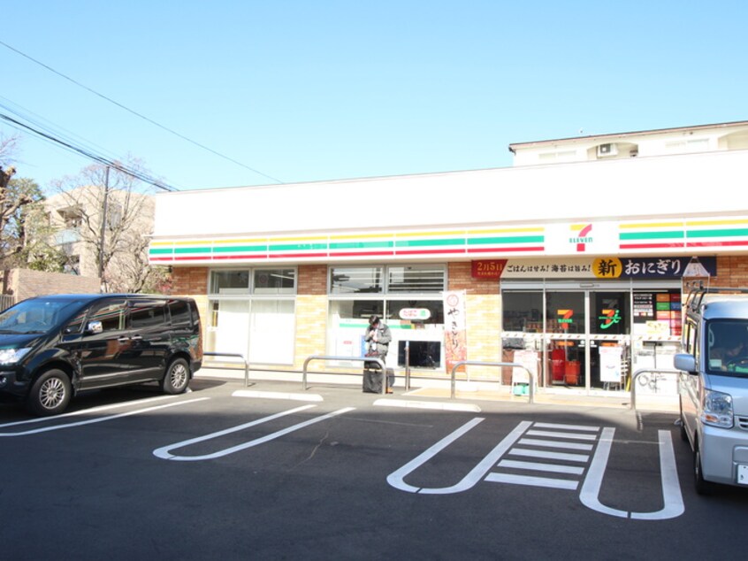 セブンイレブン目黒鷹番1丁目店(コンビニ)まで70m レジディア碑文谷