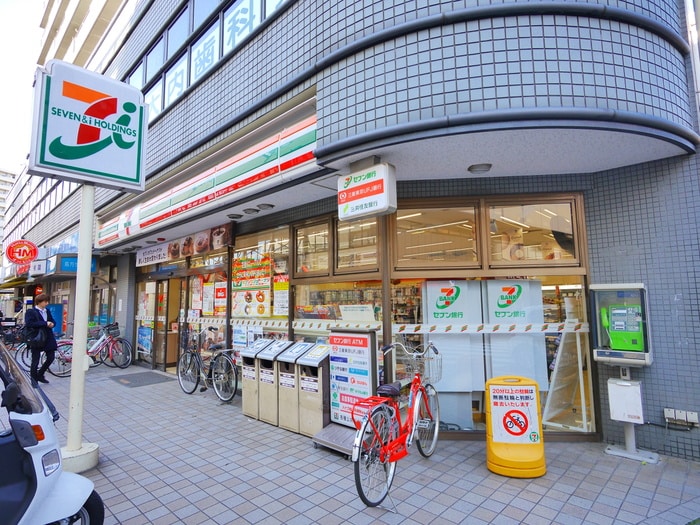 セブンイレブン(コンビニ)まで140m ＮＦプラザ Ⅲ