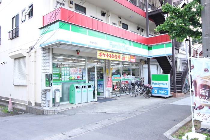 ファミリーマート 稲城長沼店(コンビニ)まで492m サマックス・リバー