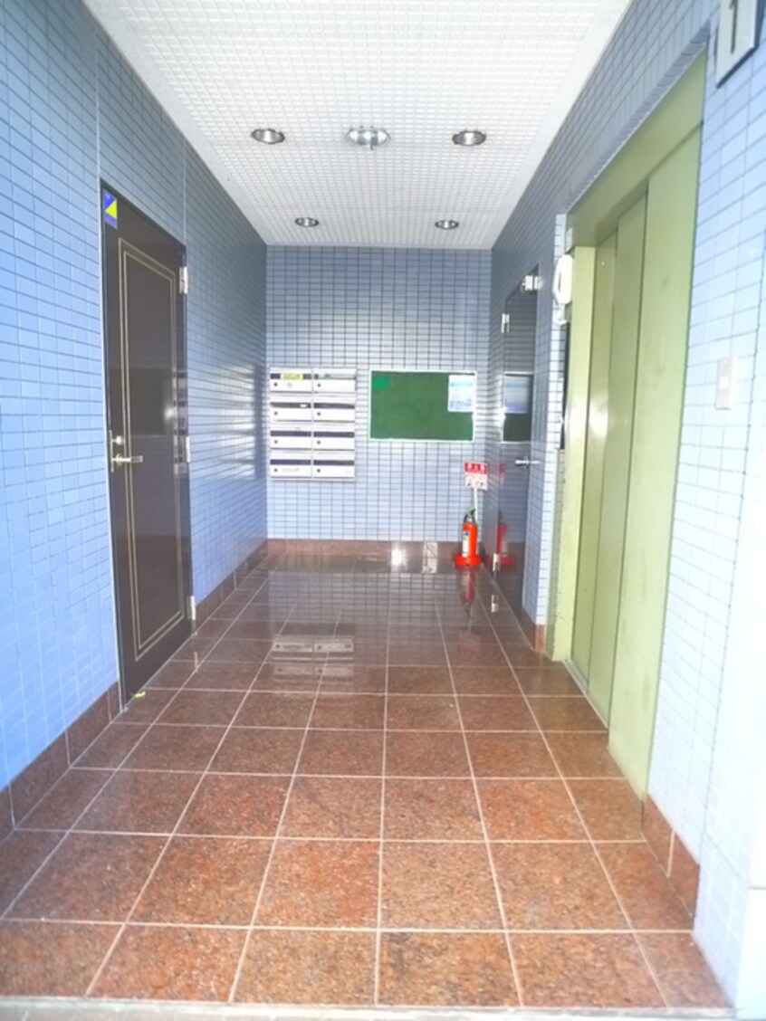 エントランス部分 カサベリヤ・フジ（302）