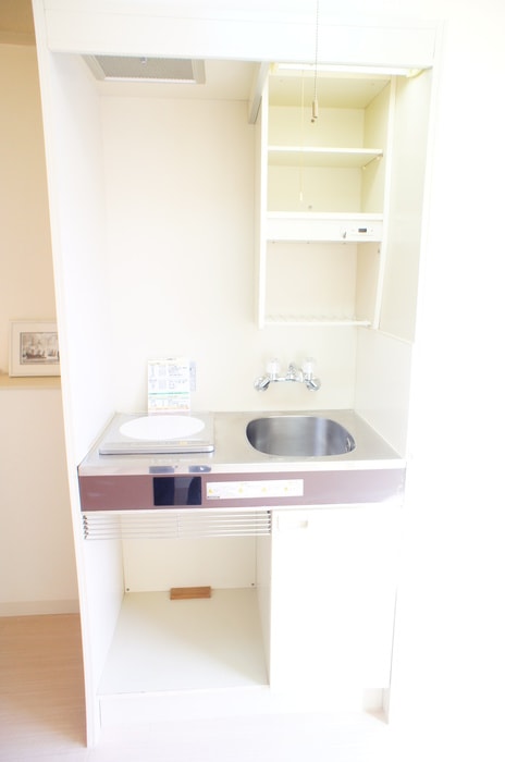 キッチン ピアチェ－レヴィ－ナ