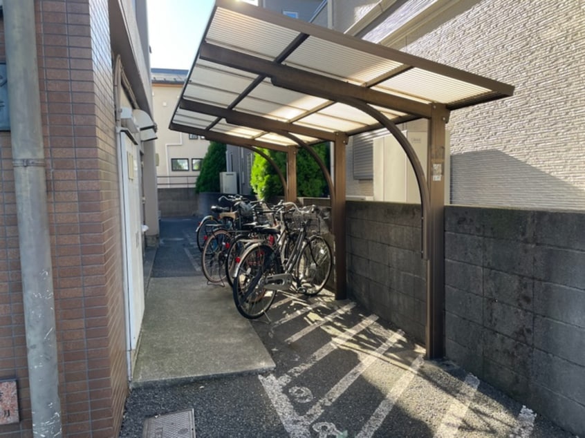 駐輪場 ロイヤルマンション今井