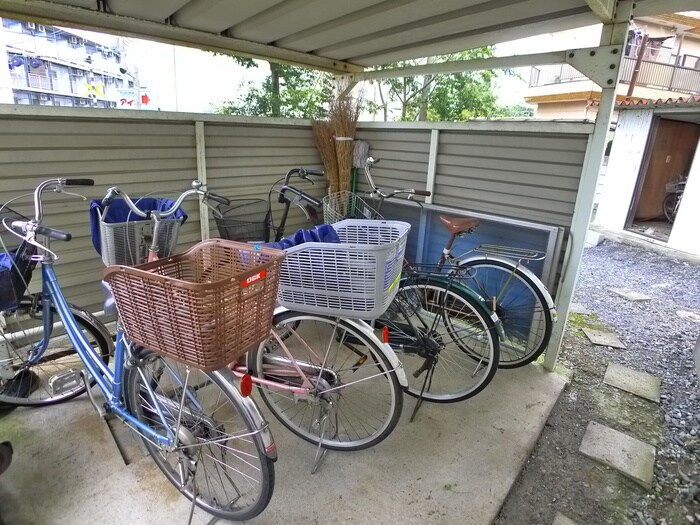 駐輪場 新井マンション