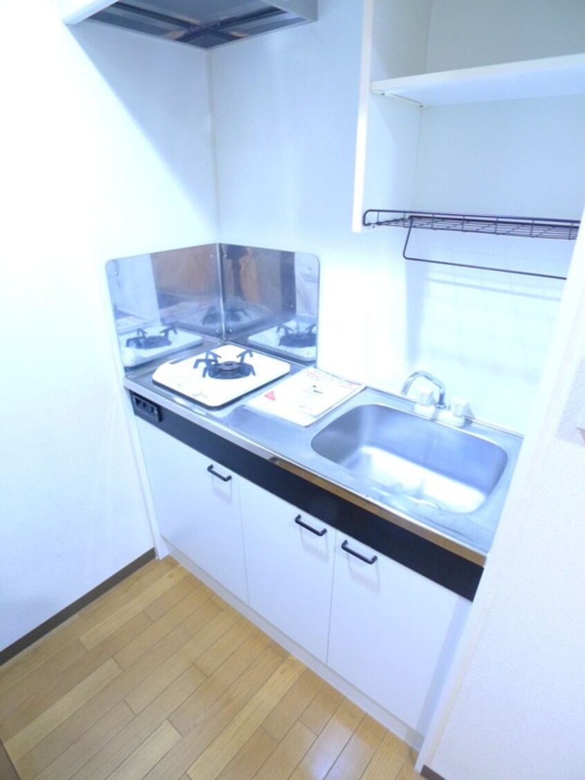 キッチン アヴニ－ルＡＫＩＳＨＩＮ