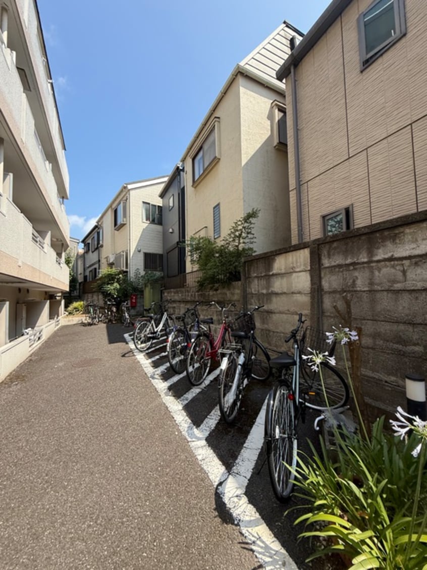 駐輪場 みなともハイツ旗の台