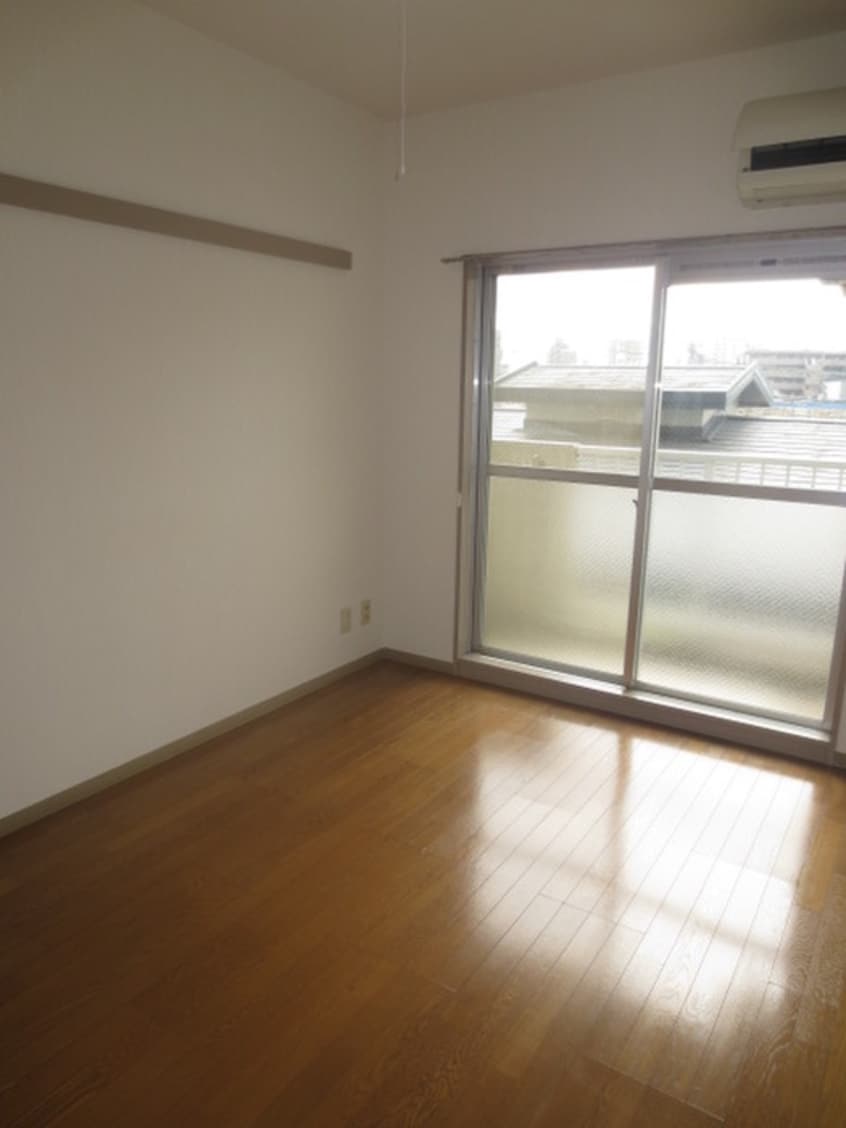 居室 アボニン　サカエ