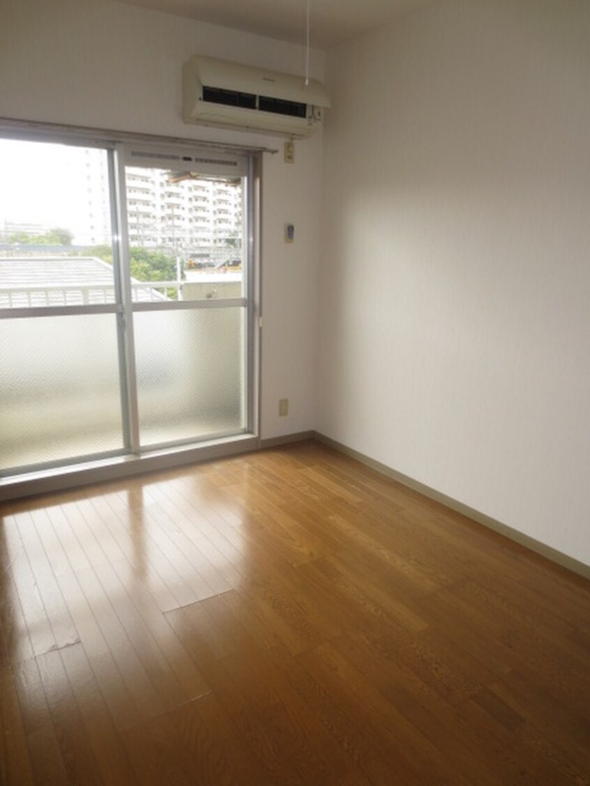 居室 アボニン　サカエ