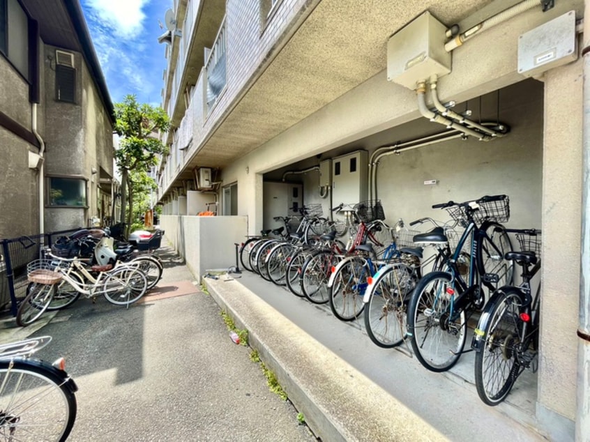 駐輪場 アボニン　サカエ