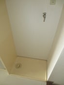 洗濯機置場 アボニン　サカエ