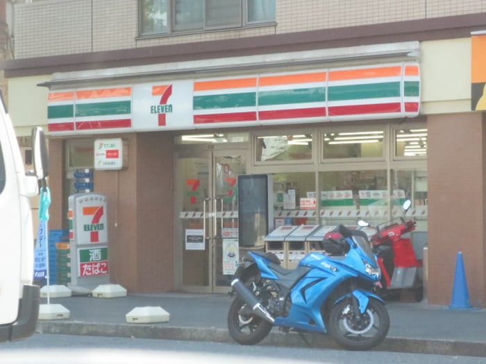 セブンイレブン 横浜井土ヶ谷中町店(コンビニ)まで170m メゾンエルレ－ブ