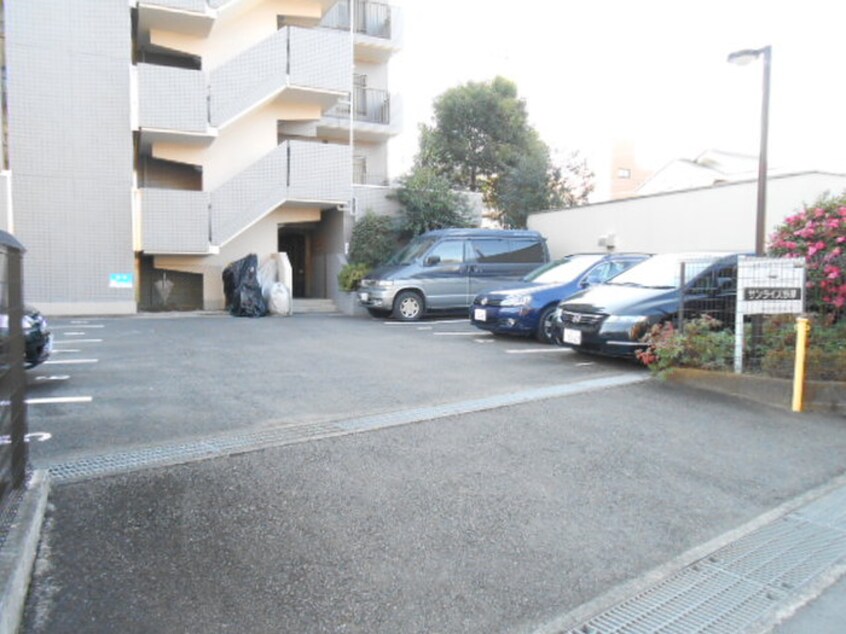 駐車場 サンライズ多摩