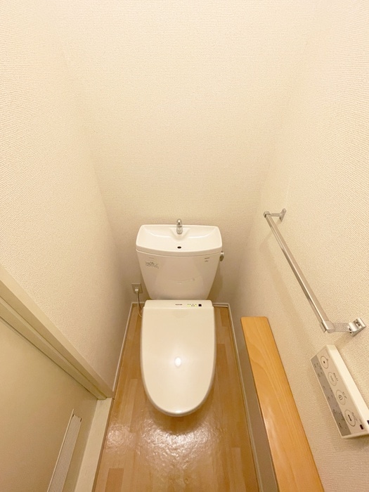 トイレ フロ―ラル  アイダＣ