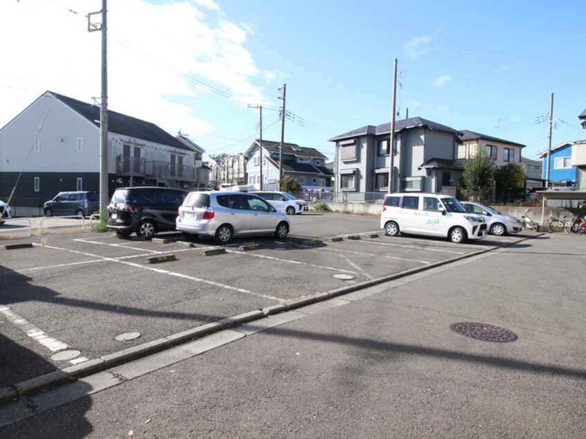 駐車場 クレストＡ棟