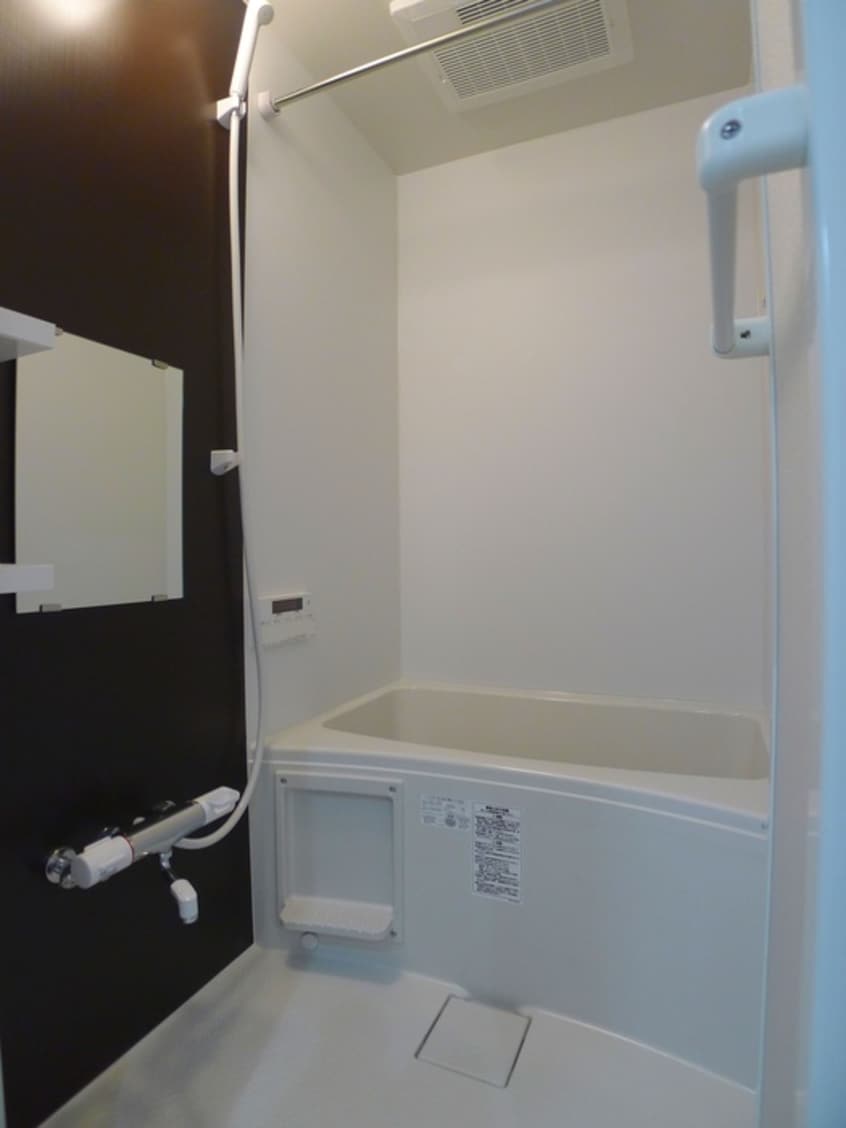 バス／シャワールーム等 Nina