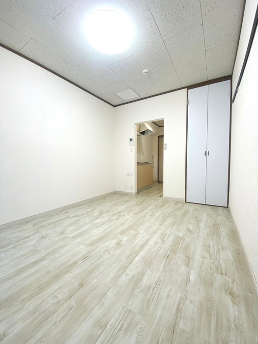 居室 メゾン・カルガ