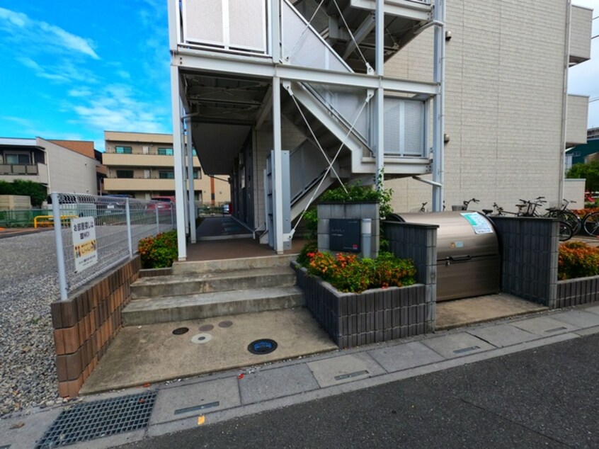 エントランス部分 リブリ・Ave`ne