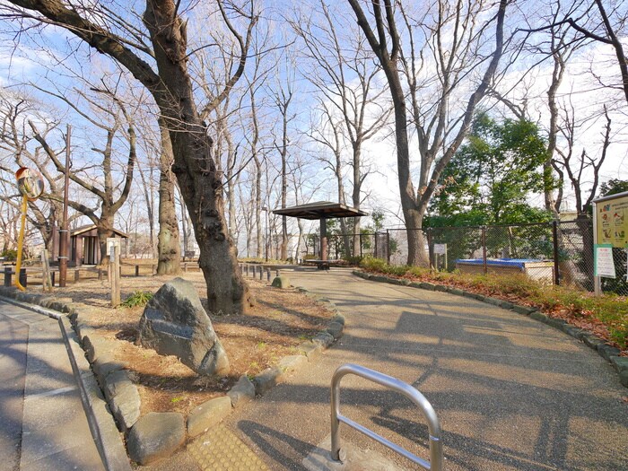 越後山憩いの緑地(公園)まで70m リヴイン八坂台