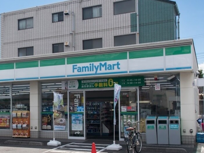 ファミリーマート 東大和青梅街道店(コンビニ)まで141m メゾンド東大和