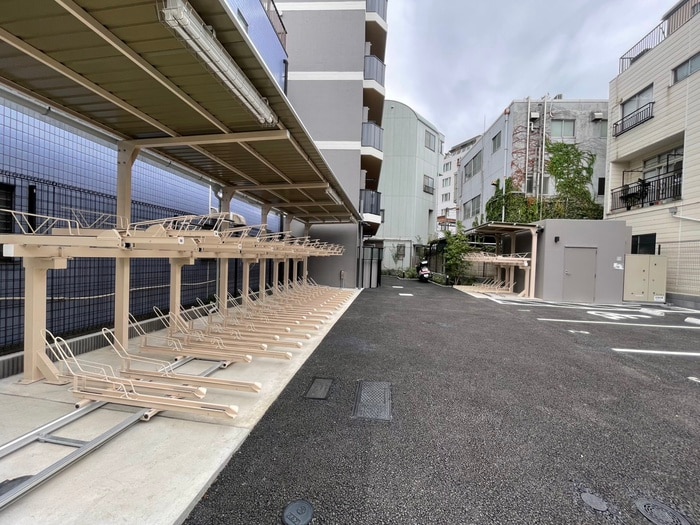 駐輪場 アジールコート町屋