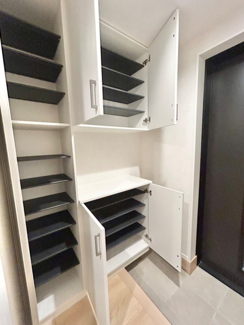 靴箱 みらいけいかく舟渡戸建