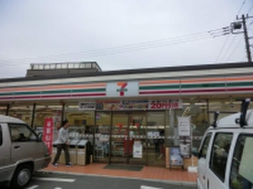 セブンイレブン(コンビニ)まで1200m ライブコ－プ平井Ｄ