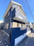 シャインハイツの外観