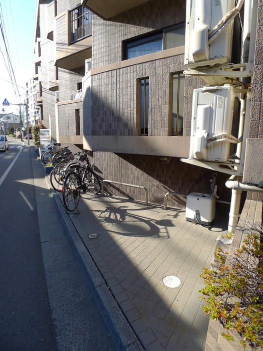 駐輪場 プラザ豊栄