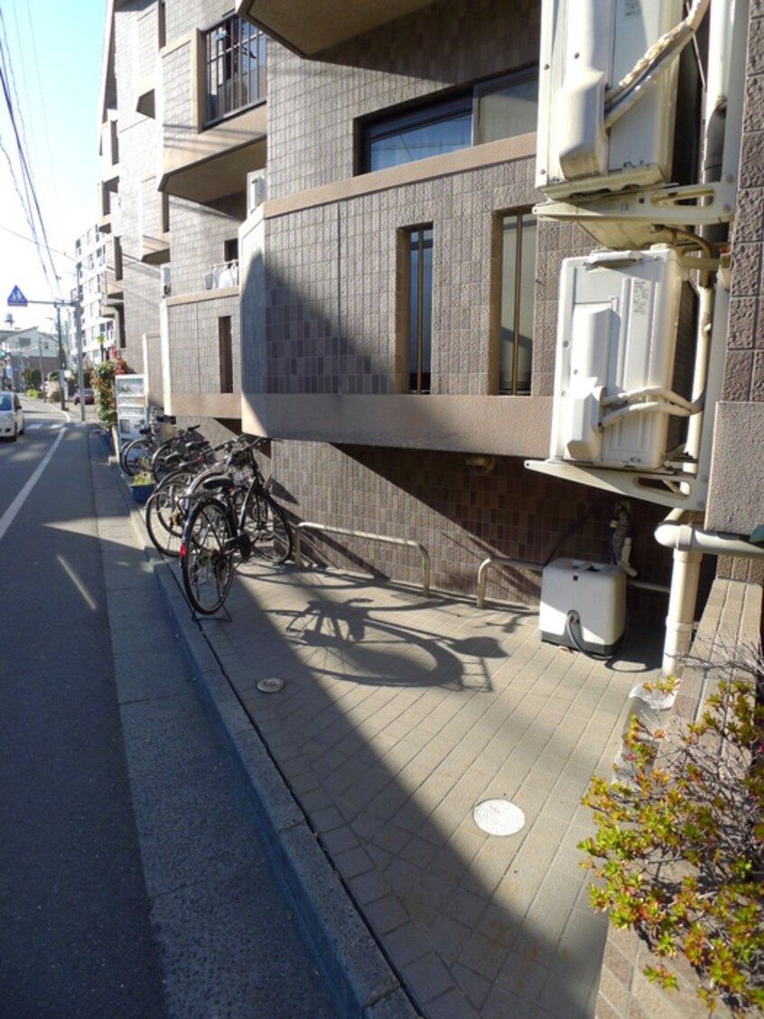 駐輪場 プラザ豊栄
