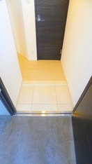 玄関 OPEN BLOOM SUMIDA YAHIRO