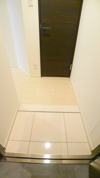 玄関 OPEN BLOOM SUMIDA YAHIRO