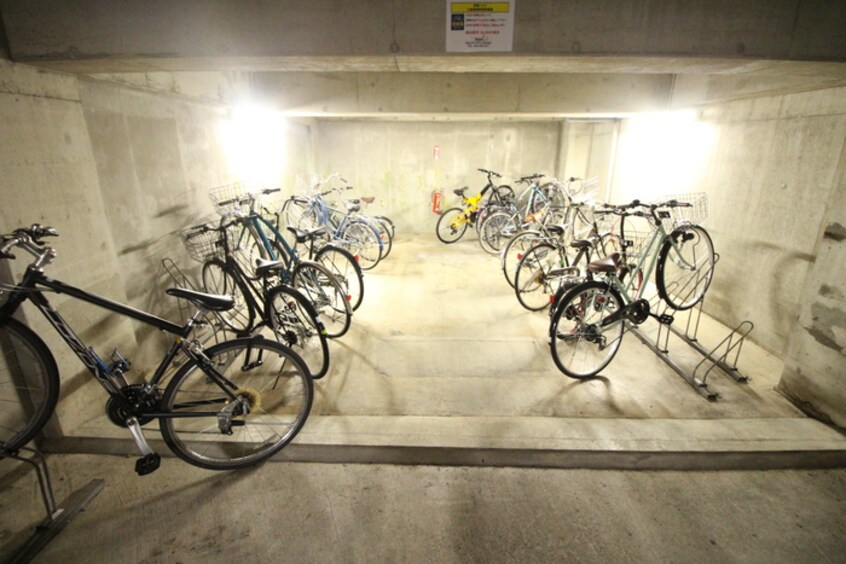 駐輪場 荻野ハイツ