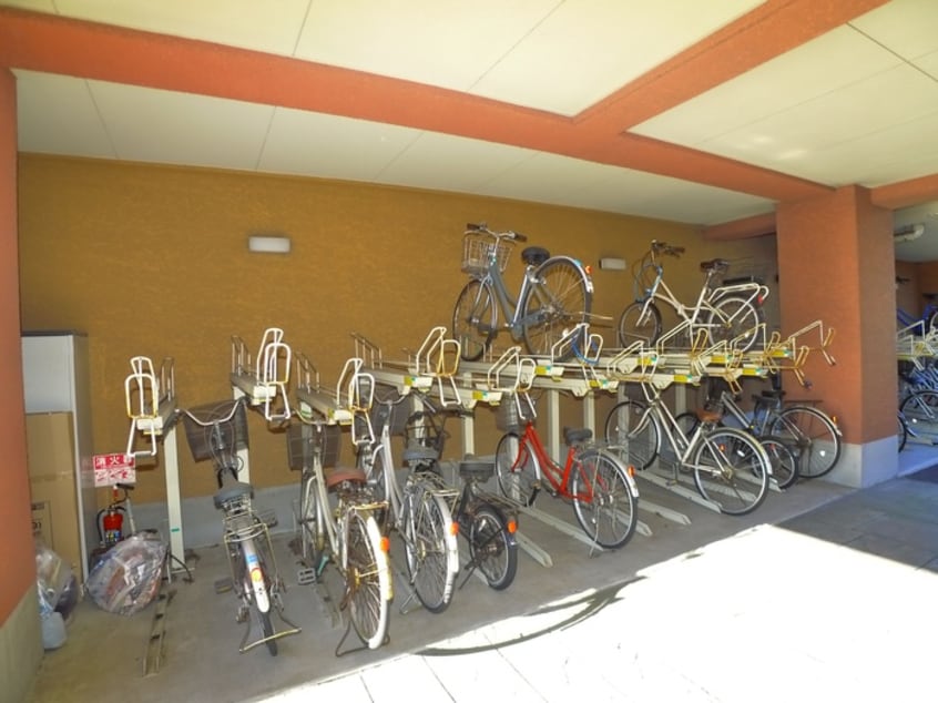 駐輪場 Wish Square West