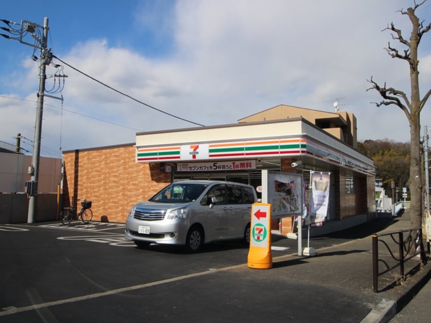 セブンイレブン(コンビニ)まで350m ドミトリ生田