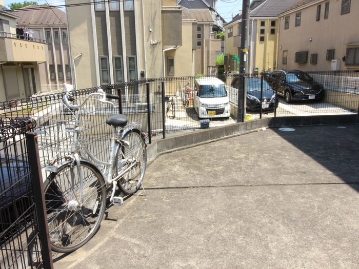 駐輪場 アム－ル小松
