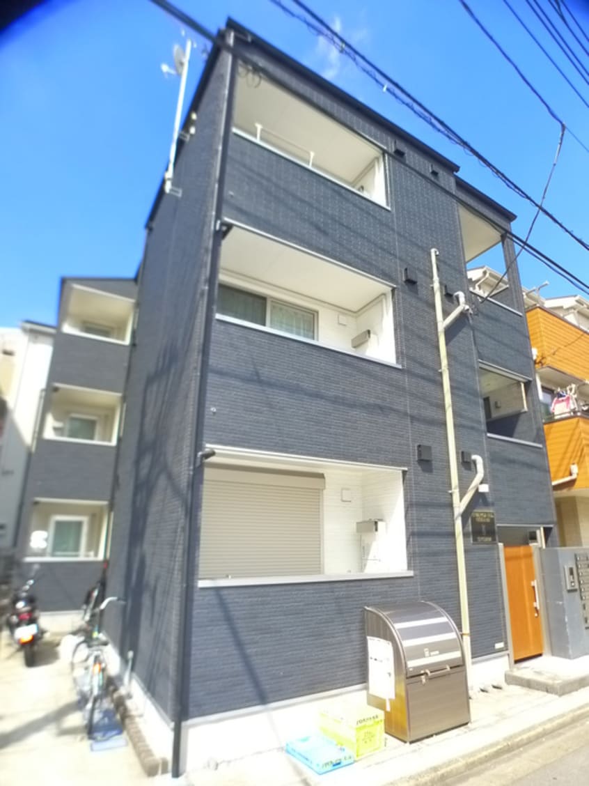 外観写真 PINEAPPLE　HILL西新井
