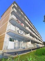 村上団地２街区２７号棟（303）