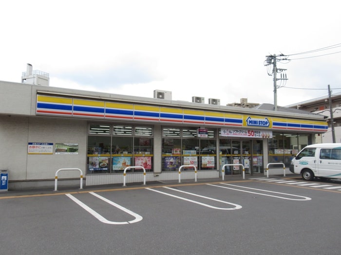 ミニストップ(コンビニ)まで582m PETALS新宿