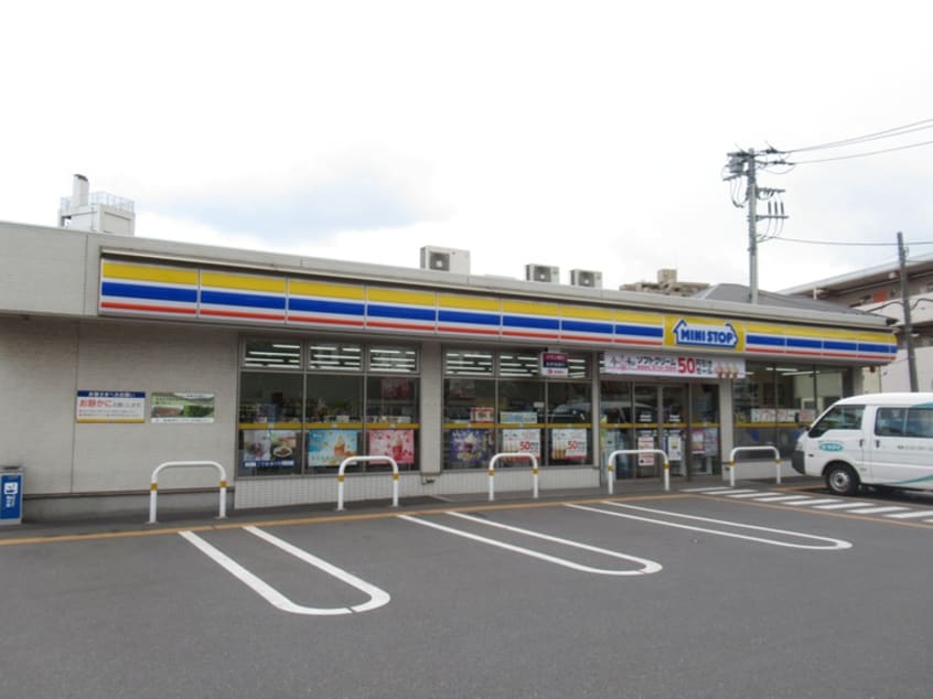 ミニストップ(コンビニ)まで582m PETALS新宿