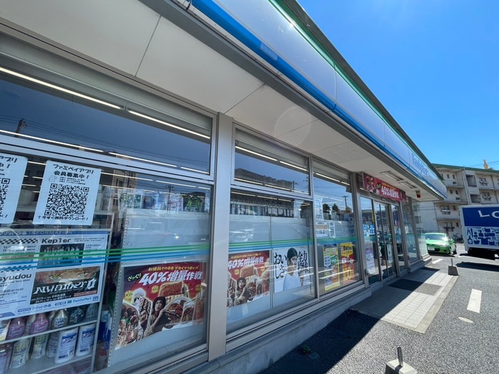 ファミリーマート(コンビニ)まで467m PETALS新宿