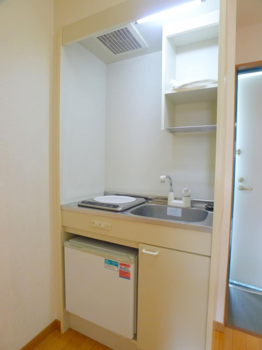 キッチン クレヴァ－ビル北綾瀬