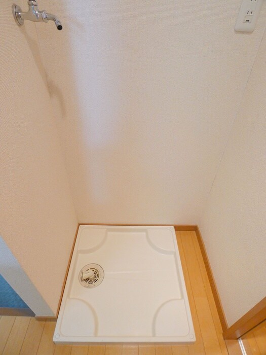 洗濯機置場 クレヴァ－ビル北綾瀬