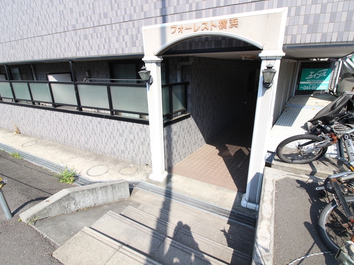 エントランス部分 フォ－レスト横浜
