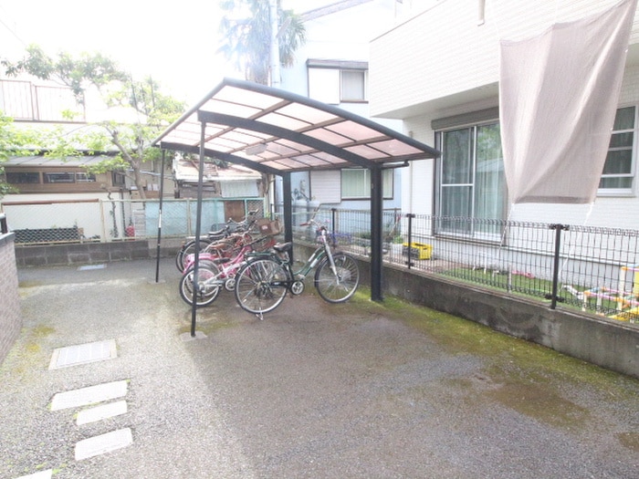 駐輪場 スバルファースト