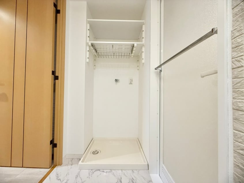 洗濯機置場 ｺｽﾓ与野ｶﾞ-ﾃﾞﾝｼﾃｨ参番館(102)