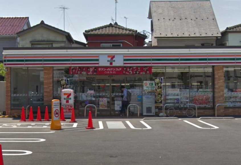 セブンイレブン(コンビニ)まで82m クライティリア竹の塚